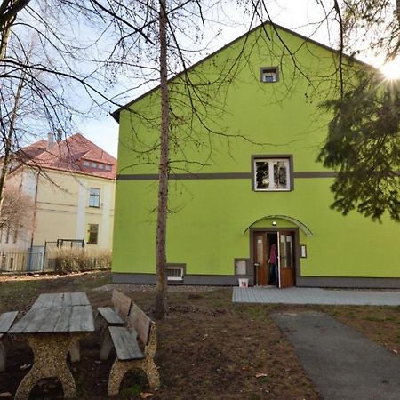 Apartmany - Skolni Хомутов Екстериор снимка