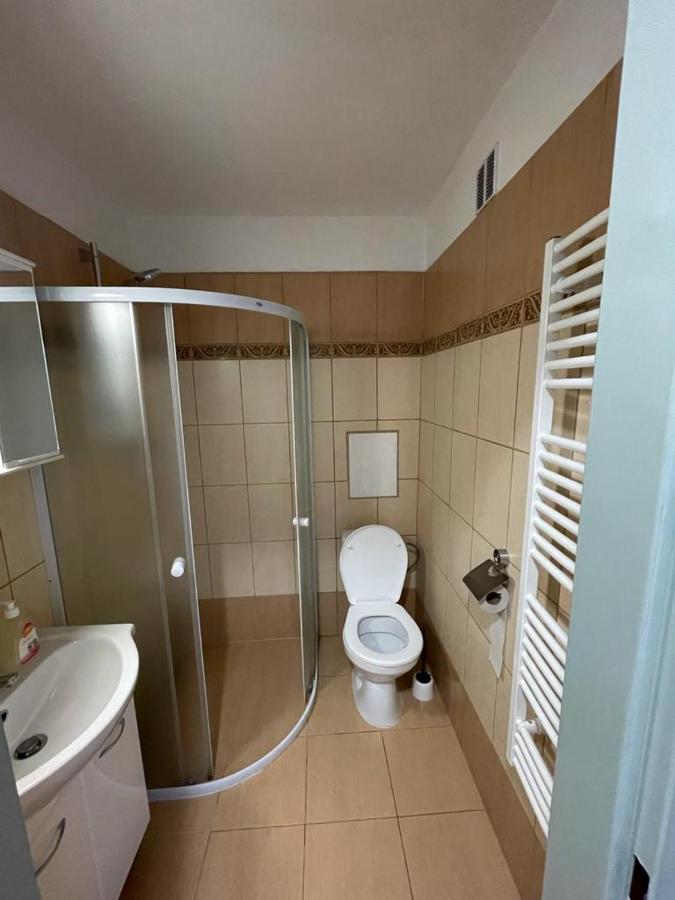 Apartmany - Skolni Хомутов Екстериор снимка