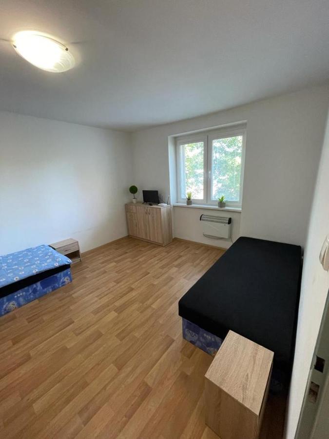 Apartmany - Skolni Хомутов Екстериор снимка