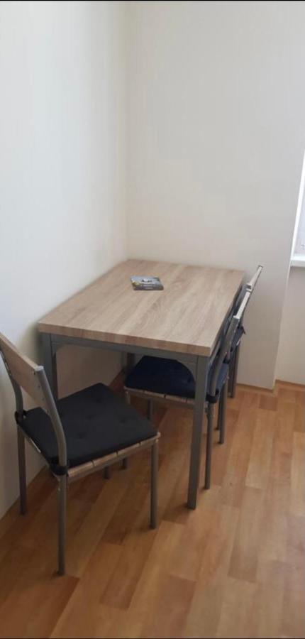 Apartmany - Skolni Хомутов Екстериор снимка