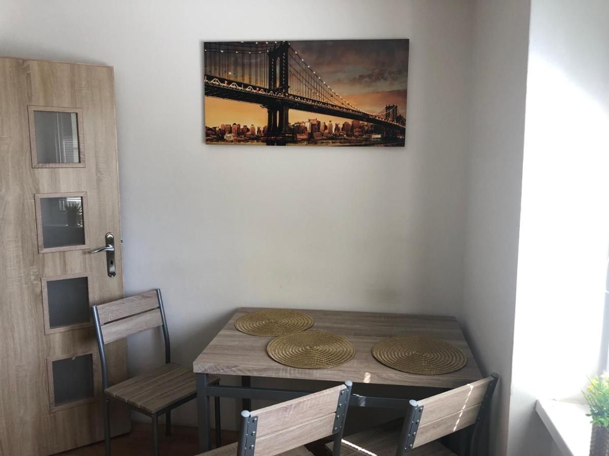 Apartmany - Skolni Хомутов Екстериор снимка