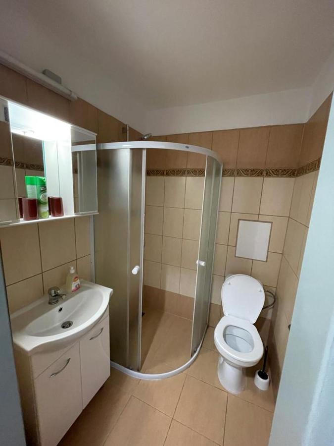 Apartmany - Skolni Хомутов Екстериор снимка