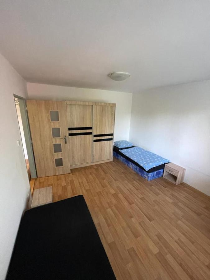 Apartmany - Skolni Хомутов Екстериор снимка