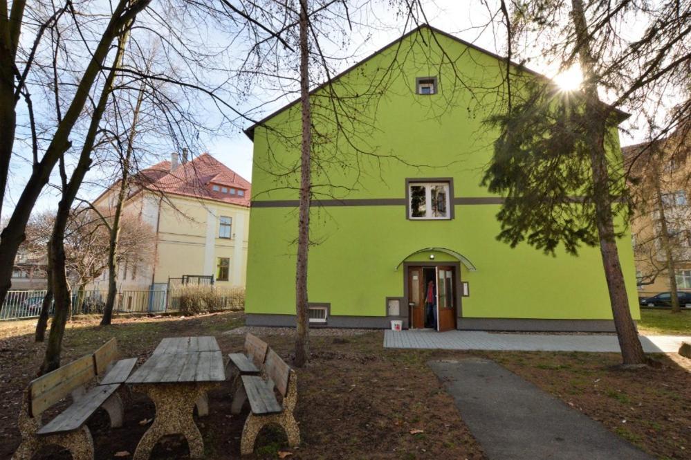 Apartmany - Skolni Хомутов Екстериор снимка
