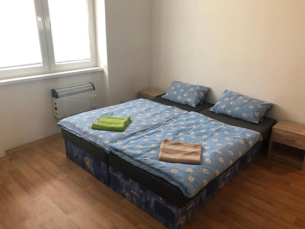 Apartmany - Skolni Хомутов Екстериор снимка
