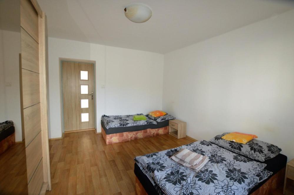 Apartmany - Skolni Хомутов Екстериор снимка